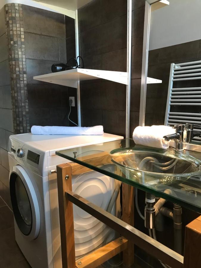 Un Petit Bout De Reve, Balcon, Parking & Proche Centre Apartment Анси Екстериор снимка